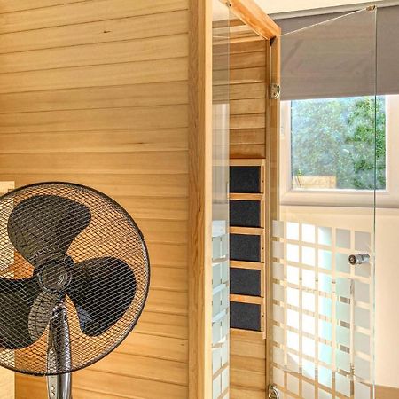 Cozy Home In Heinkenszand With Sauna Exterior photo